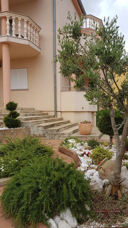Apartments Suzana Novi Vinodolski Dış mekan fotoğraf